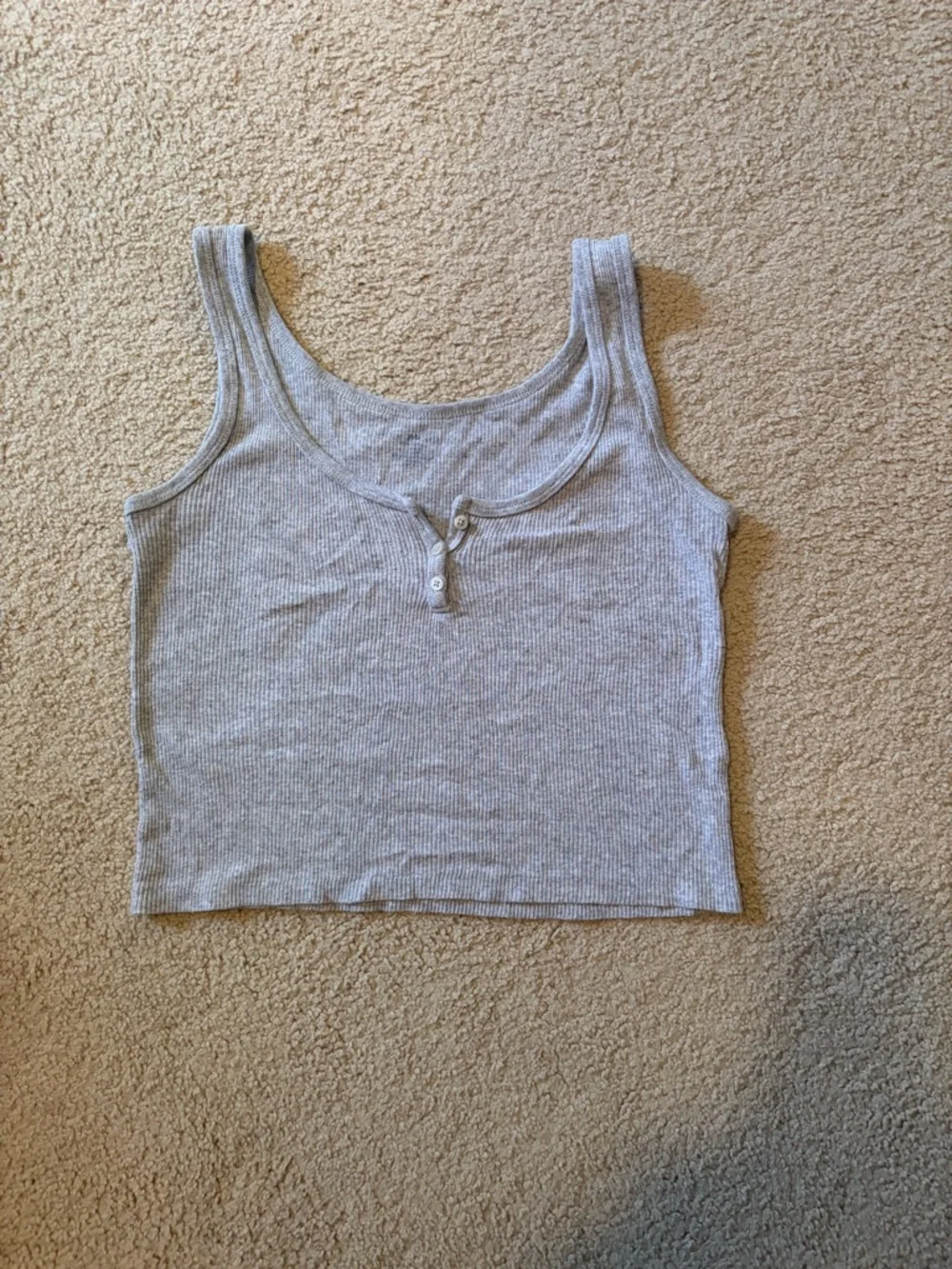 Brandy Melville Cropped Dalis Tank - Picture 3 of 4